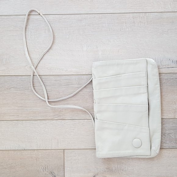 Vintage Handbags - Vintage Tan Handbag